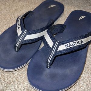 Nautica flip flops